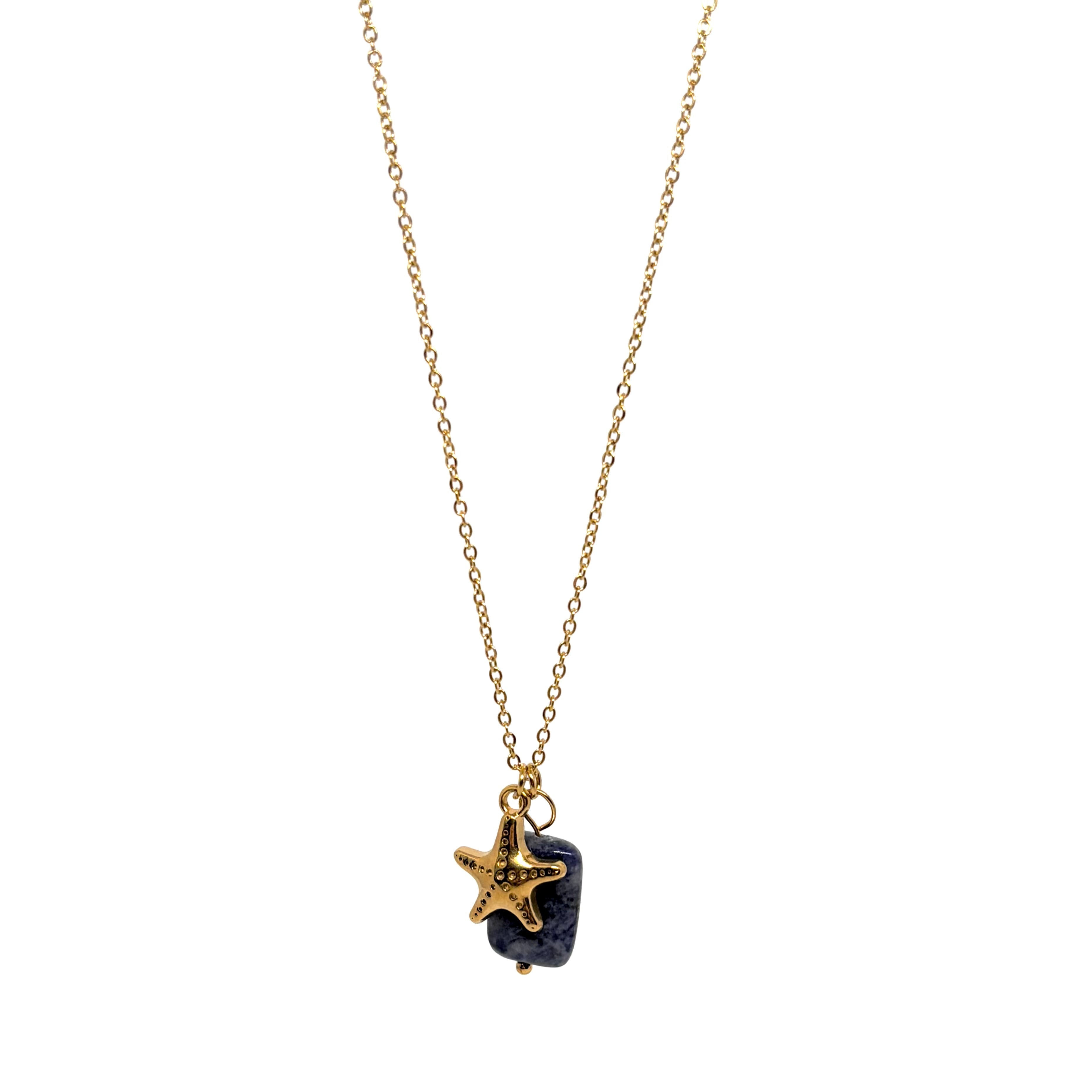 Collier doré pour femme en acier inoxydable, orné d’un pendentif étoile de mer et d’une pierre bleue brute. Bijou marin et bohème, résistant à l’eau et hypoallergénique, symbole de liberté et de connexion à l’océan
